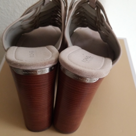 Clog - Picture 3 of 4